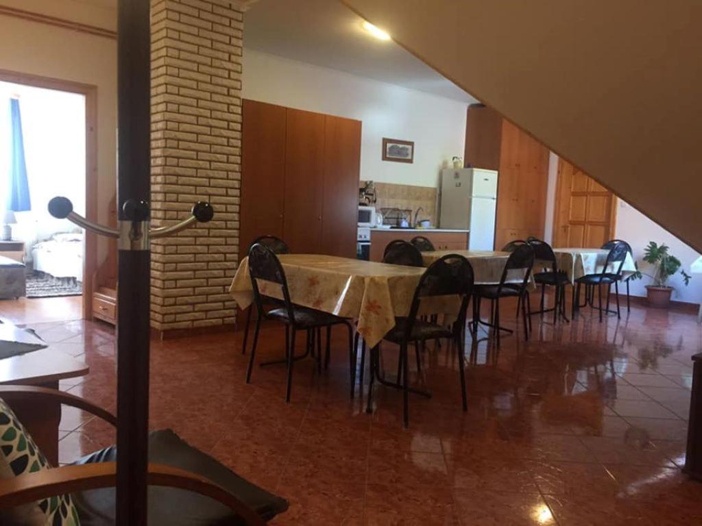 Hotel Hubertus Vendeghaz Parád Exteriér fotografie